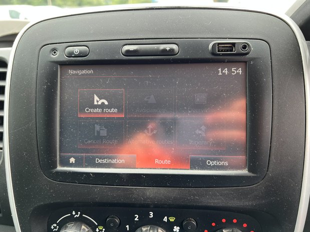 Renault Trafic LWB L2H1 Low Roof Sport 296 Air Con Nav Sensors EU 39