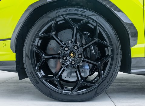 Lamborghini Urus PERFORMANTE 13