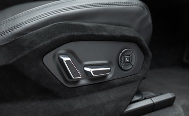 Lamborghini Urus PERFORMANTE 21