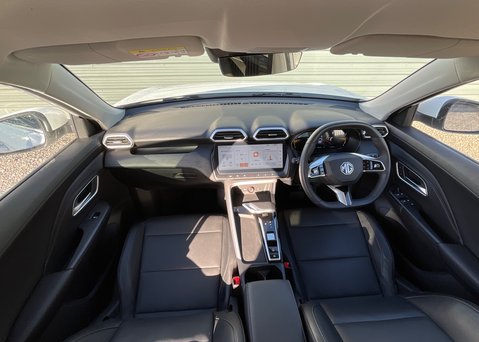 MG ZS 1.5 HYBRID+ TROPHY 12