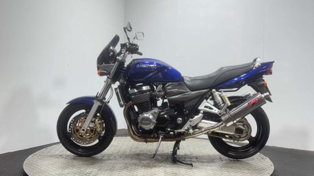 Suzuki GSX1400 2003 30K VERY CLEAN MUSCLE BIKE NEW MOT 1400CC NAKED 4