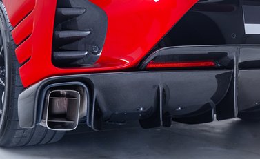 Ferrari 812 Competizione 42