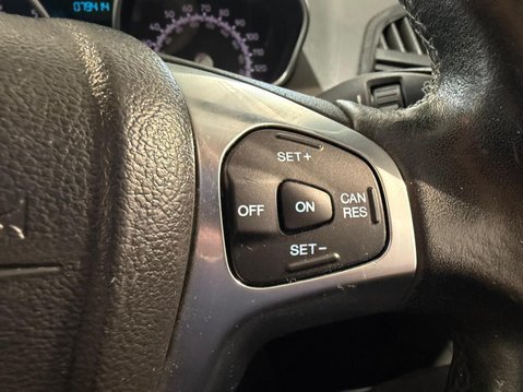 Ford Ecosport 1.0T EcoBoost Titanium 2WD Euro 5 (s/s) 5dr 18
