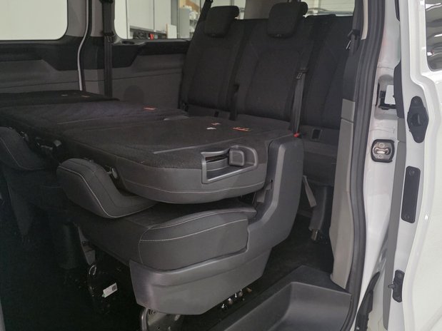 Ford Transit Custom Transit Custom 320 H1 Kombi Limited 9 Seater 2.0 EcoBlue 136ps 23