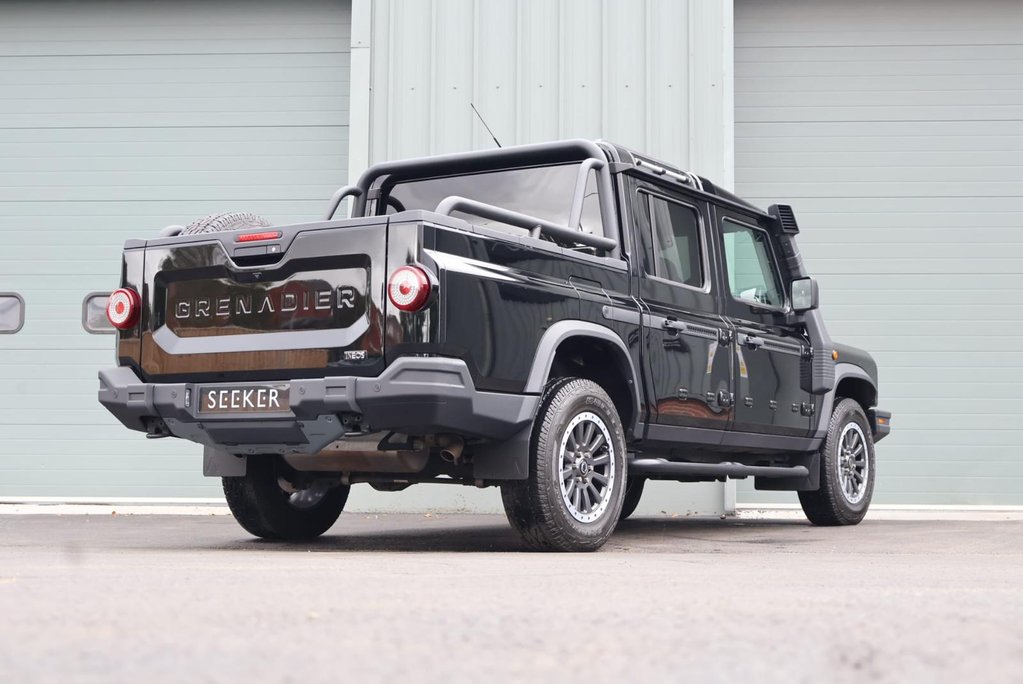 Ineos Grenadier FIELDMASTER EDITION PICK UP VERY RARE PETROL MODEL SEEKER STYLED  10