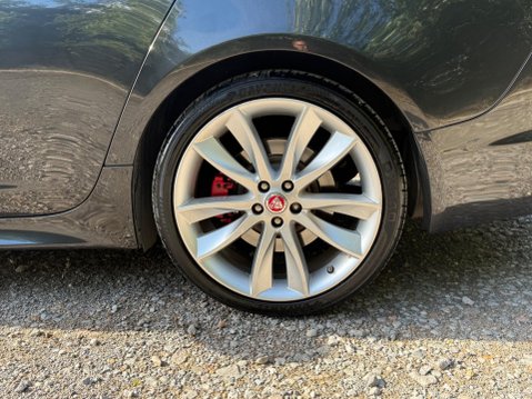 Jaguar XF 3.0d S V6 Portfolio Auto Euro 5 (s/s) 4dr 27