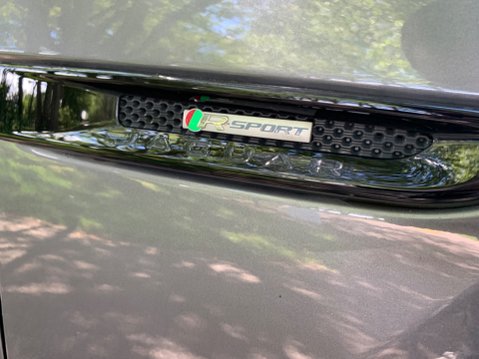 Jaguar XE 2.0 Diesel R-SPORT 6