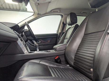 Land Rover Discovery Sport 2.0 Discovery Sport SE D Auto 4WD 5dr 38
