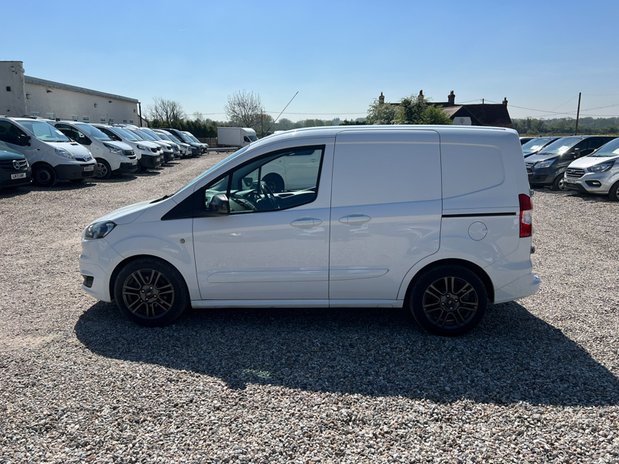 Ford Transit Courier SWB L1H1 (SOLD) Low Roof Sport Air Con Alloys Sensors EURO 6 NO VAT 1