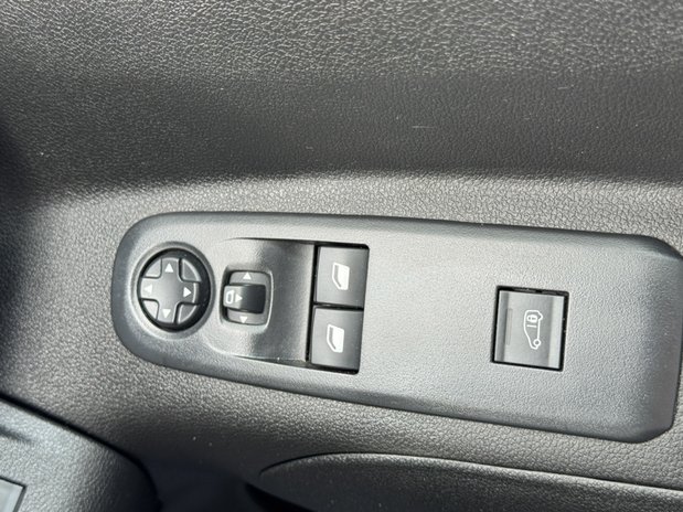 Citroen Berlingo SWB L1H1 [SOLD KH] Low Roof Driver Air Con Alloys Sensors EURO 6 22