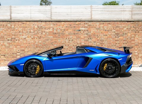Lamborghini Aventador SV LP750-4 Roadster 2