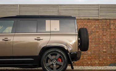 Land Rover Defender 110 X P400 24