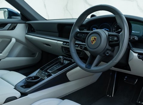 Porsche 911 Carrera S (992) 10