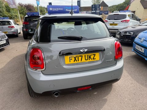 Mini Hatch 1.5 Cooper Euro 6 (s/s) 3dr 13