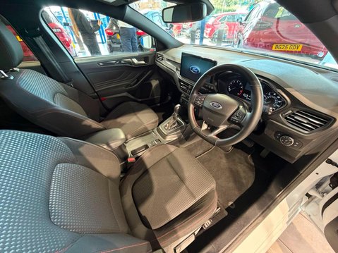 Ford Focus 1.0T EcoBoost MHEV ST-Line DCT Euro 6 (s/s) 5dr 9