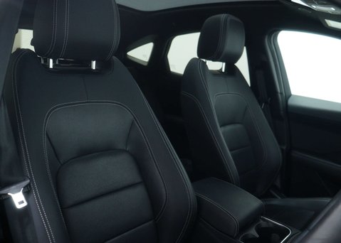 Jaguar E-Pace 1.5 P300e 11.5kWh R-Dynamic SE Black SUV 5dr Petrol Plug-in Hybrid Auto AWD 52