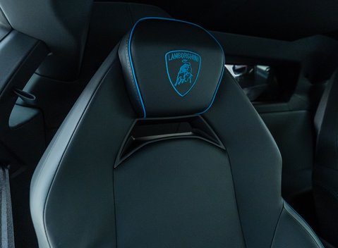 Lamborghini Revuelto 15