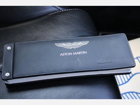 Aston Martin Vantage V8 26