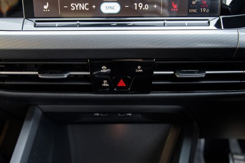 Volkswagen Golf ACTIVE TSI 35