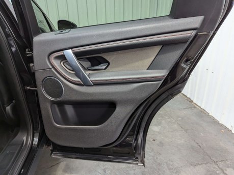 Land Rover Discovery Sport 2.0 Discovery Sport R-Dynamic SE D Auto 4WD 5dr 63