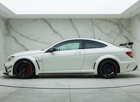 Mercedes-Benz C63 AMG Black Series 2