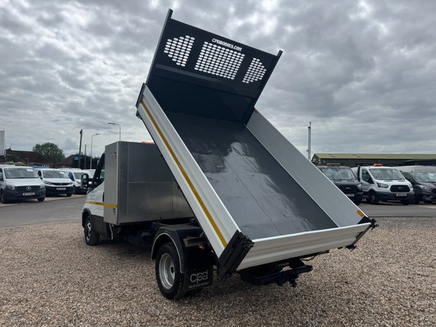 Iveco Daily Tipper MWB [SOLD MM] L2 350 Air Con Tow Bar EURO 6 12