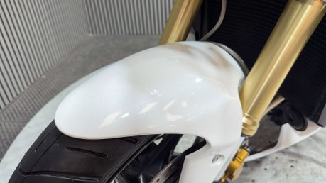 Triumph Street Triple 2013 ONLY 13K STUNNING EXAMPLE NEW MOT WARRANTY 22