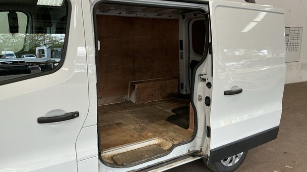 Renault Trafic SWB L1H1 Low Roof Business+ SL28 Air Con Sensors EURO 6 NO VAT 8