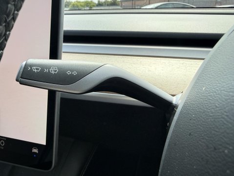 Tesla Model Y (Dual Motor) Long Range SUV 5dr Electric Auto 4WDE (384 bhp) 37
