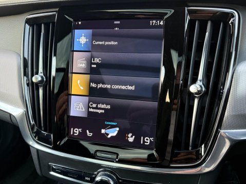 Volvo V90 2.0 B5 MHEV R-Design Auto Euro 6 (s/s) 5dr 43