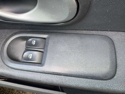 Renault Clio 1.1 Clio Dynamique TomTom 16v 5dr 31