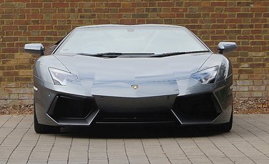 Lamborghini Aventador LP 700-4 Roadster 2