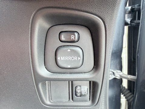 Toyota Aygo 1.0 VVT-I X-PLAY 22