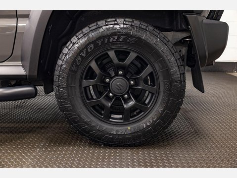 Suzuki Jimny Sierra ALLGrip SUV 1.5 Euro 6 (101 ps) 12