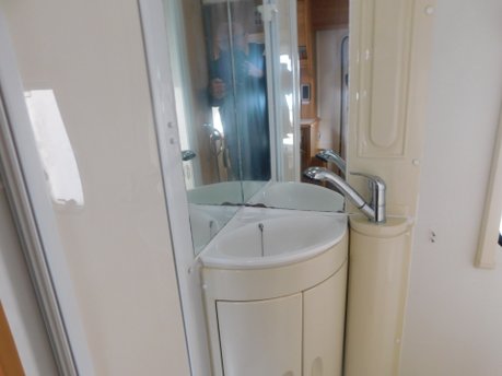 Auto-Trail Apache 630 SE 4 Berth Motorhome Fiat Ducato 2.3 JTD Chassis 25