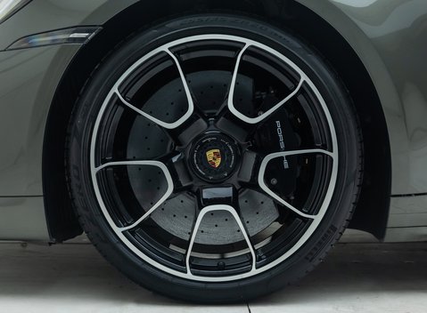 Porsche 911 Turbo S Cabriolet (992) 31