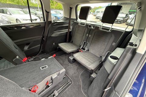 Volkswagen Touran SEL TSI DSG AUTOMATIC - 7 SEATS - ADAPTIVE CRUISE -DEMO +1 OWNER -FVWSH 52