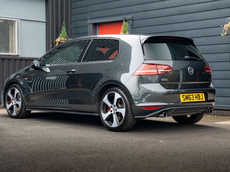 Volkswagen Golf 2.0 Golf GTi Performance 3dr 2