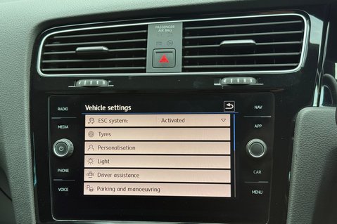 Volkswagen Golf R-LINE EDITION TSI EVO DSG 42