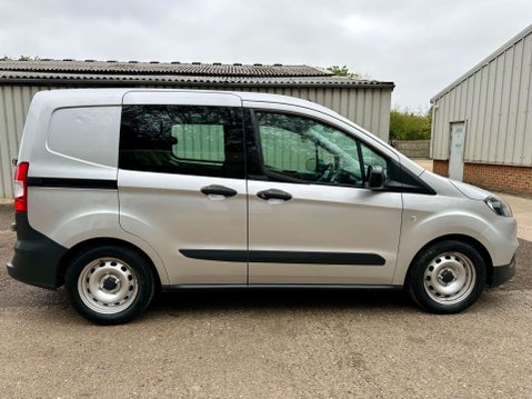 Ford Transit Courier 1.5 TDCi Kombi L1 H1 Euro 6 6dr 3