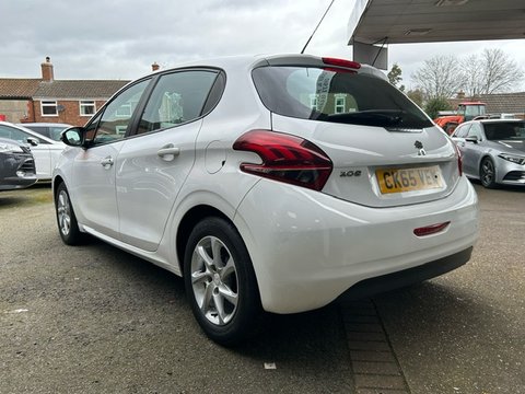 Peugeot 208 ACTIVE 5