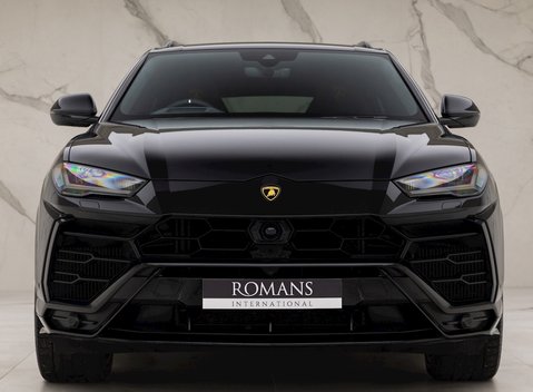 Lamborghini Urus 4