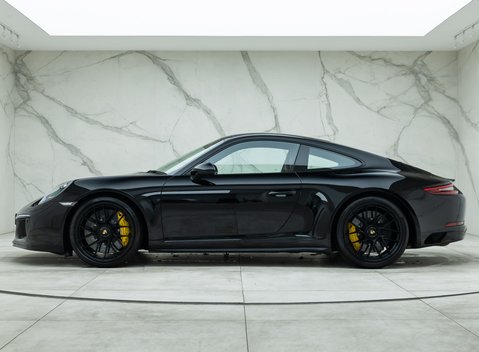Porsche 911 Carrera GTS (991.2) 5