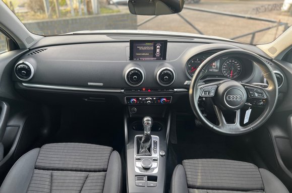 Audi A3 1.6 TDI SPORT AUTOMATIC 28