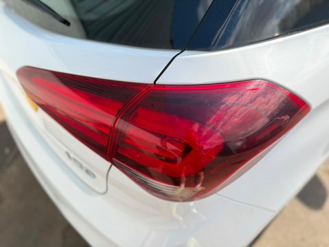 Hyundai i20 1.2 SE Launch Edition Euro 6 (s/s) 5dr 31