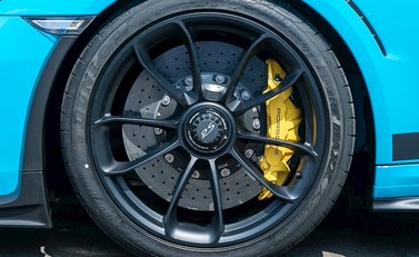 Porsche 911 GT3 RS (991.2) 10