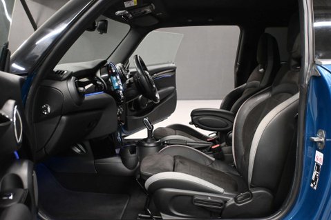 Mini Hatch 2.0 Cooper S Sport Auto 3dr 37