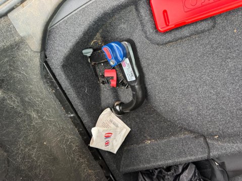 Volvo XC60 2.4 D5 SE Lux Geartronic AWD Euro 4 5dr 23