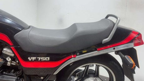 Honda VF750 MAGNA 1982 RUNNING PROJECT BIKE CLASSIC V4 750CC CRUISER 11