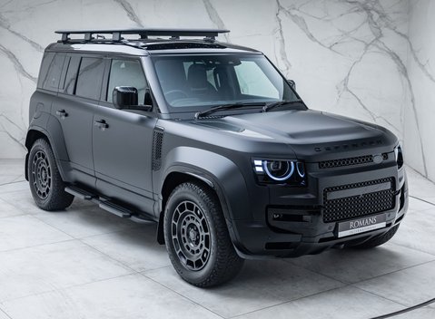 Land Rover Defender 110 OCTA Black 11
